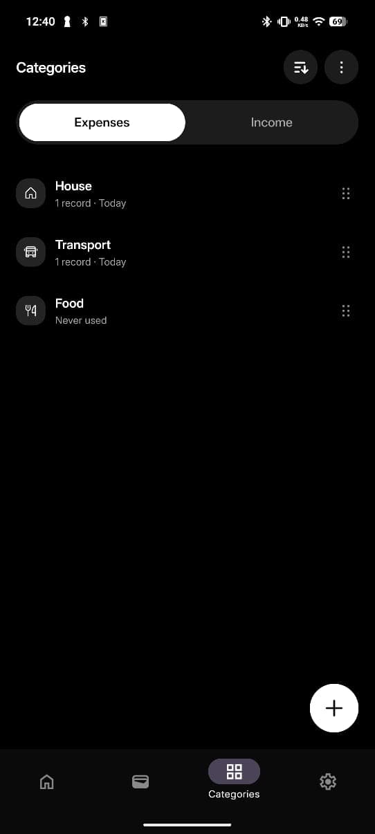 Expensifo categories screen with Expenses and Income tabs, showing House, Transport and Food categories.